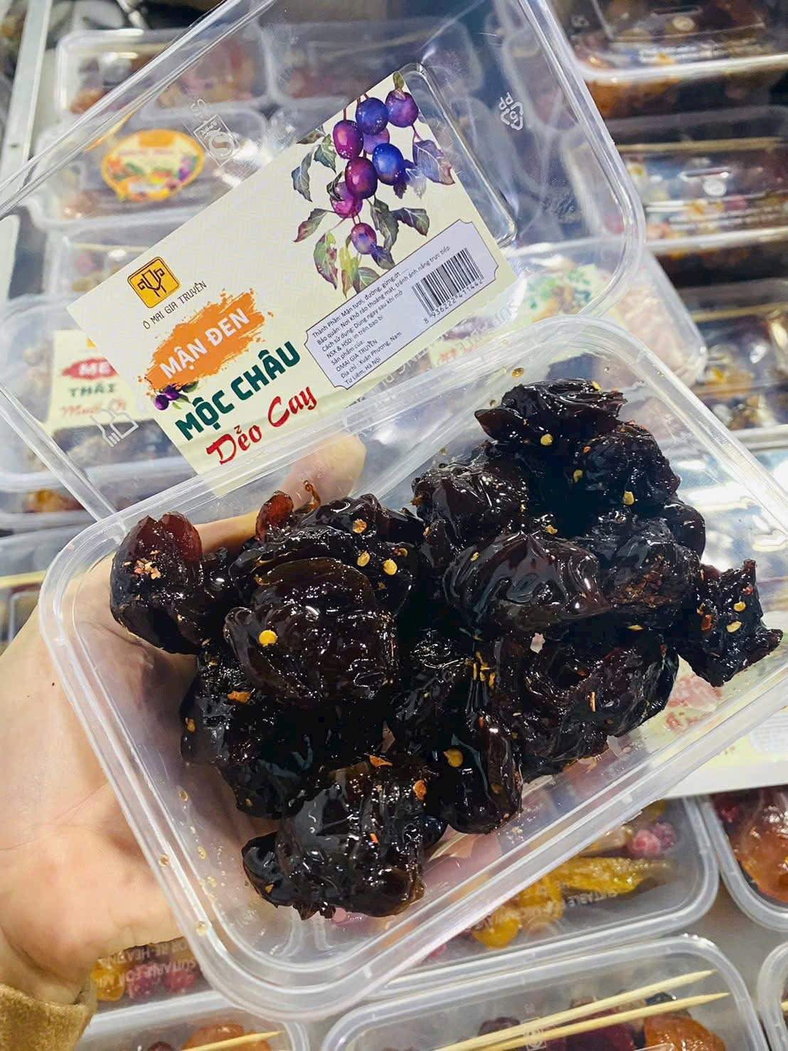 Mận đen dẻo cay Moc Chau