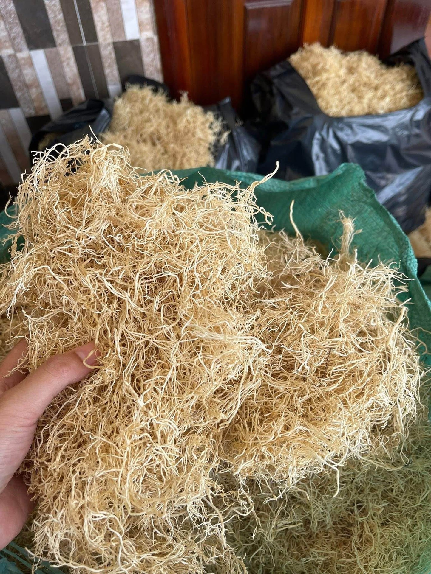 Rong chỉ vàng nấu xu xoa